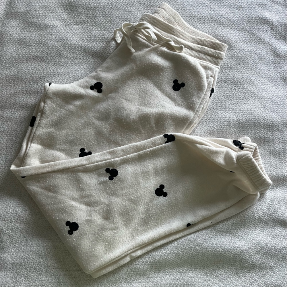 Target | Women’s Mickey Mouse Cropped Fleece Sweatpants | Size S 🤍